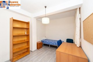 Piso en venta en Camino de Ronda - Rosaleda en Granada