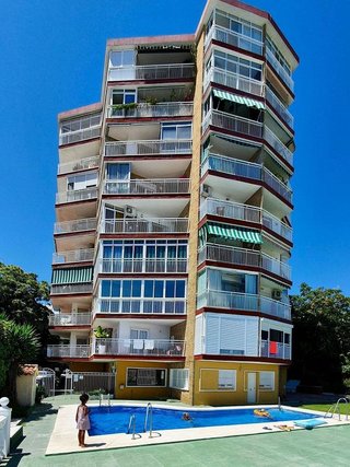 Piso en venta en El Bajondillo en Torremolinos