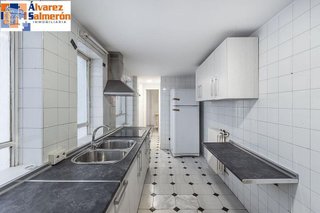 Piso en venta en Pajaritos - Plaza de Toros en Granada