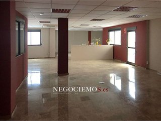 Local comercial en alquiler en Parque de la Bombilla-Pla de Rascanya en Llíria