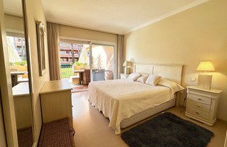 Piso en venta en Puerto Banús en Marbella