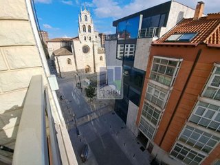 Piso en venta en Plaza España - Villa Pilar - Reyes Católicos - Vadillos en Burgos