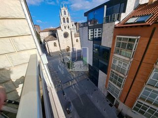Piso en venta en Plaza España - Villa Pilar - Reyes Católicos - Vadillos en Burgos