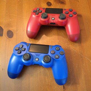 Controller PS4 Blu e Rosso Usati