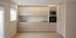 Piso en venta en Valdeacederas en Madrid