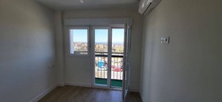 Piso en venta en Valdeacederas en Madrid