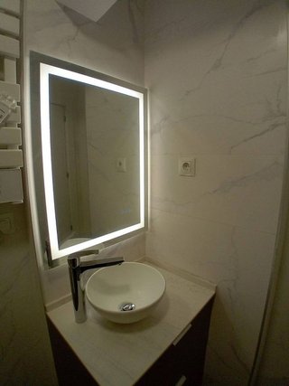 Piso en venta en Valdeacederas en Madrid