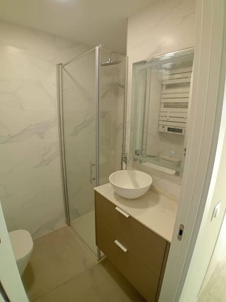 Piso en venta en Valdeacederas en Madrid