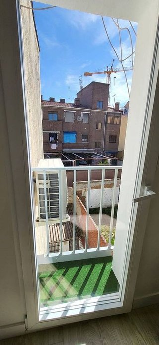 Piso en venta en Valdeacederas en Madrid