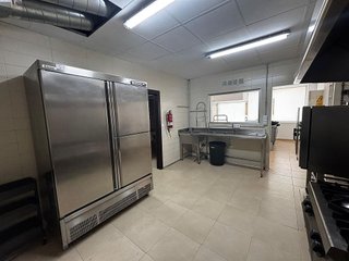 Local comercial en venta en Cervantes en Granada