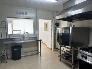 Local comercial en venta en Cervantes en Granada