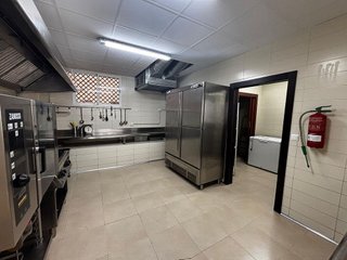 Local comercial en venta en Cervantes en Granada