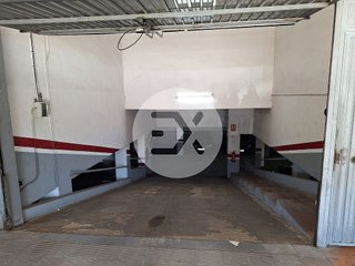 Garaje en venta en Els Canyars en Castelldefels