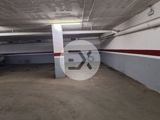 Garaje en venta en Els Canyars en Castelldefels
