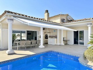 Chalet en venta en Empuriabrava en Castelló d´Empúries
