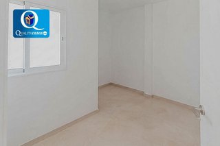Local comercial en venta en Carolinas Bajas en Alicante