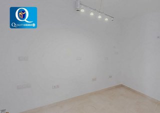 Local comercial en venta en Carolinas Bajas en Alicante