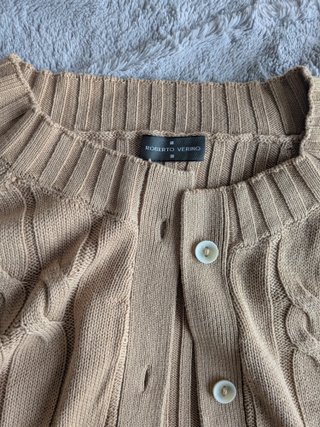Chaqueta larga de punto beige