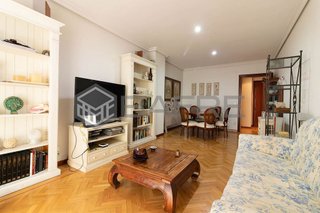 Piso en venta en Adelfas en Madrid