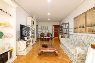Piso en venta en Adelfas en Madrid