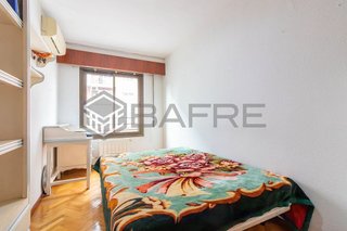 Piso en venta en Adelfas en Madrid