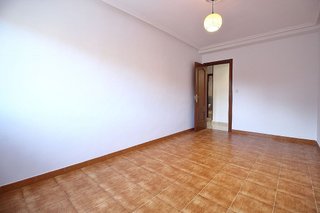 Piso en venta en Natahoyo en Gijón