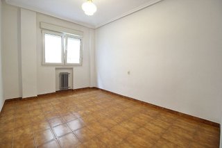 Piso en venta en Natahoyo en Gijón