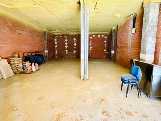 Local comercial en venta en Girón - Villa del Prado en Valladolid