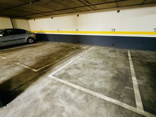 Local comercial en venta en Girón - Villa del Prado en Valladolid