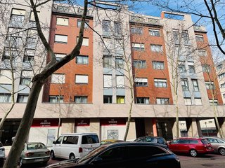 Local comercial en venta en Girón - Villa del Prado en Valladolid