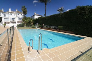 Casa adosada en venta en Nueva Andalucía en Marbella