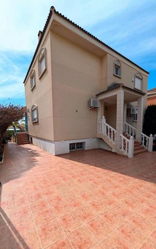 Chalet en venta en Jubalcoi en Elche