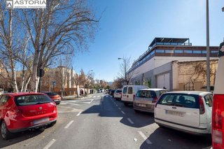 Local comercial en venta en Barrio de Zaidín en Granada