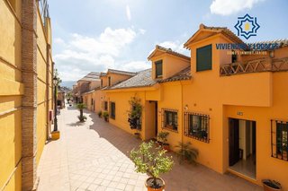 Casa adosada en venta en Crta. De la Sierra en Granada
