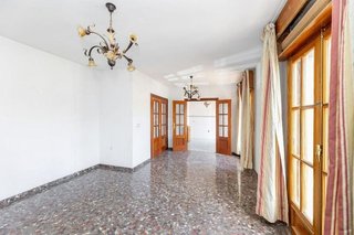 Chalet en venta en Zona Ayuntamiento en Alhendín