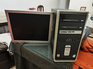 Antico computer Compaq in vendita