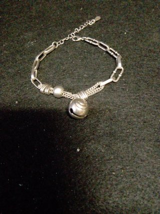 Pulsera Plata Antigua con Cascabel