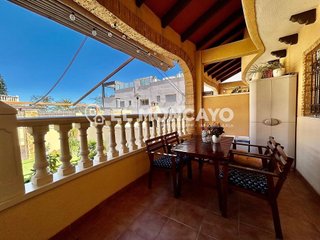 Casa adosada en venta en Urbanizaciones en Guardamar del Segura
