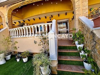 Casa adosada en venta en Urbanizaciones en Guardamar del Segura