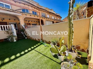 Casa adosada en venta en Urbanizaciones en Guardamar del Segura