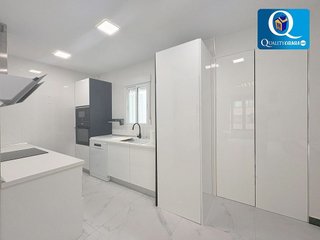 Piso en venta en Ensanche - Diputación en Alicante