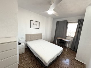 Piso en venta en En Corts en Valencia