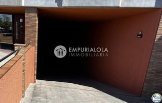 Garaje en venta en Poblenou - L'Olivar Gran en Figueres