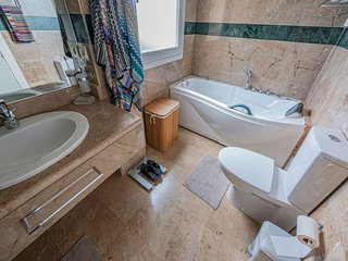 Piso en venta en Los Naranjos en Marbella