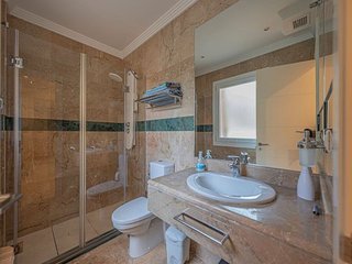 Piso en venta en Los Naranjos en Marbella