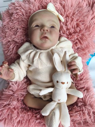 Muñeca Reborn hecha con amor kit mayven,