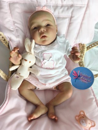 Muñeca Reborn hecha con amor kit mayven,