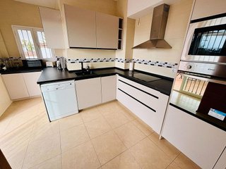 Casa pareada en venta en Zona el Higuerón en Benalmádena