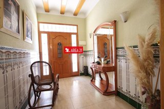 Chalet en venta en Núcleo Urbano en Pobla de Vallbona (la)