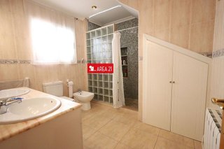 Chalet en venta en Núcleo Urbano en Pobla de Vallbona (la)